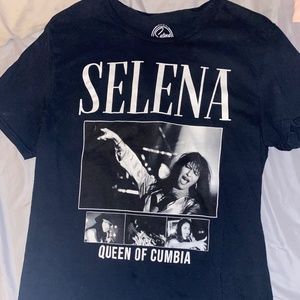 Selena graphic tee